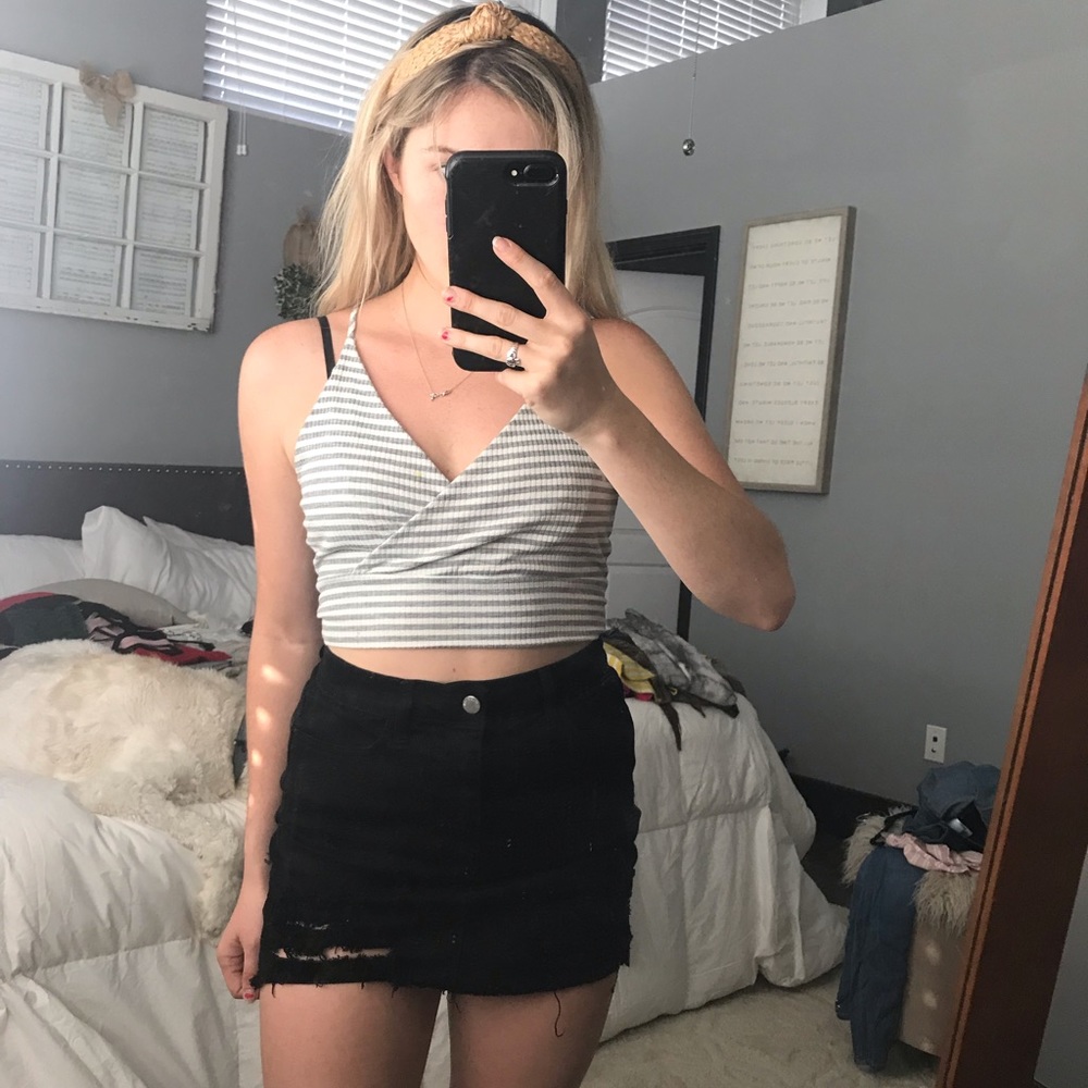 Black distressed skirt